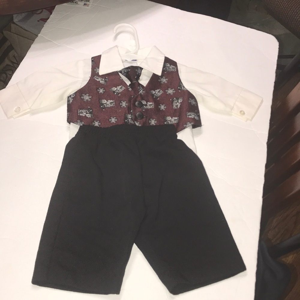 Infant’s 4-pc Suit Set